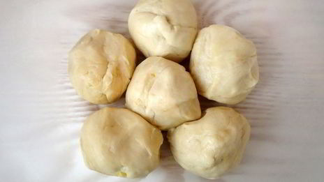 слоеный торт с яблоками и ванильным кремом