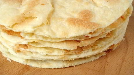 слоеный торт с яблоками и ванильным кремом