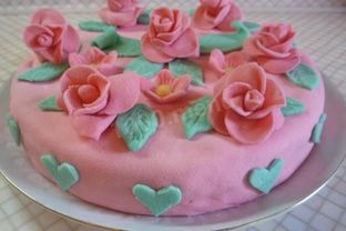 Торт бисквитный с мастикой Розовая мечта