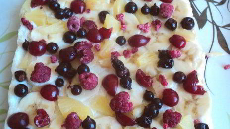 торт фруктовый