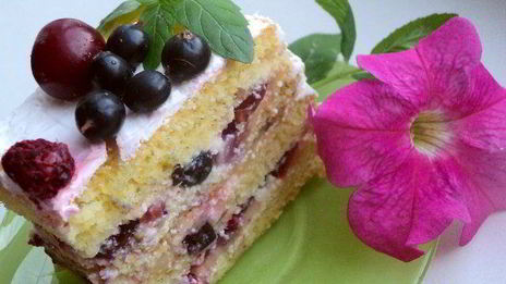 торт фруктовый