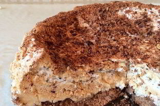 Торт Киевский с безе и кремом шарлот