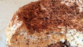 Торт Киевский с безе и кремом шарлот