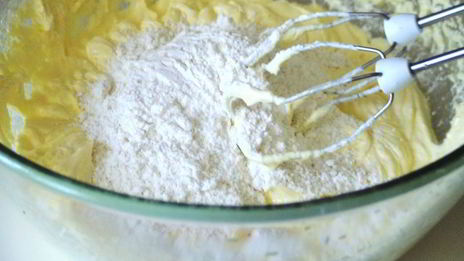 торт клубника на дереве