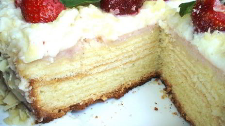 торт клубника на дереве