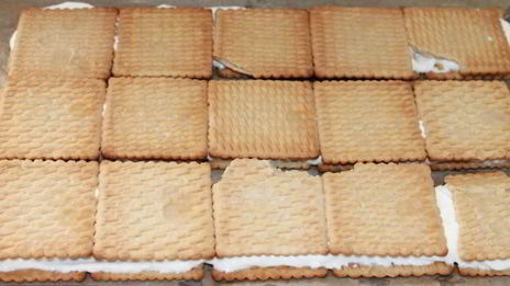 торт творожный домик из печенья и творога без выпечки