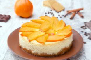 Творожный торт с хурмой