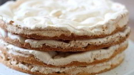 воздушный торт сникерс