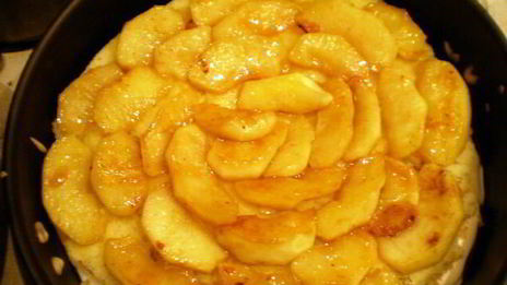 яблочный торт с карамельным баварским муссом