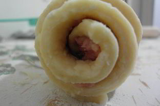 Творожные рулетики-улитки с мясом