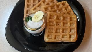 Бельгийские вафли с корицей и банановым кремом