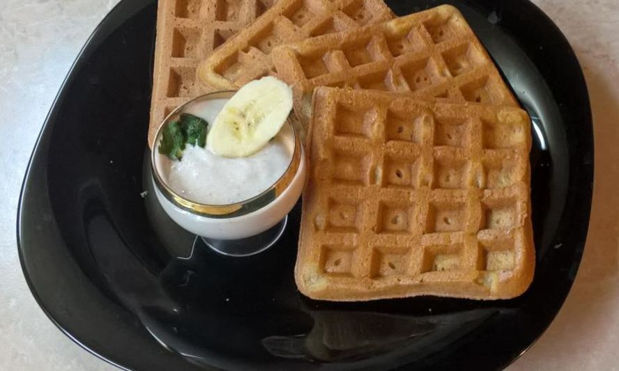 Рецепт бельгийские вафли с корицей и банановым кремом