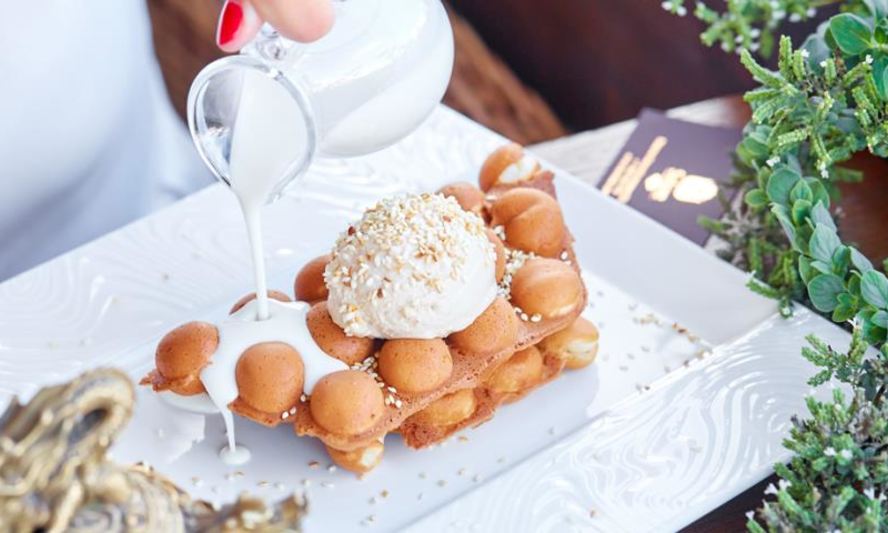Рецепт гонконгские вафли с кунжутным мороженым и сливочно-имбирным соусом
