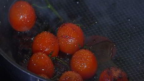 сырные вафли с творогом и карамелизированными помидорами