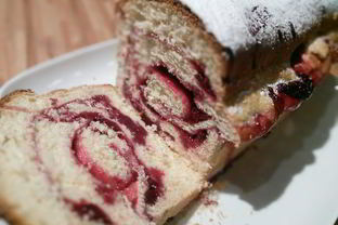 Вишневый рулет