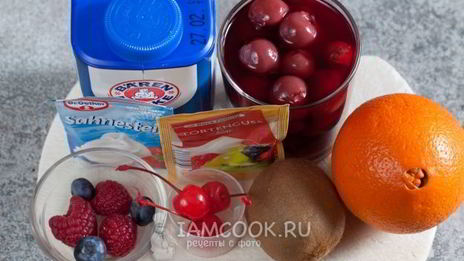 большие эклеры с фруктами