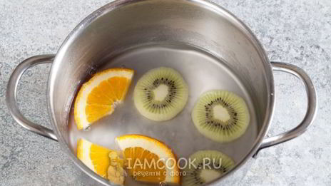 большие эклеры с фруктами