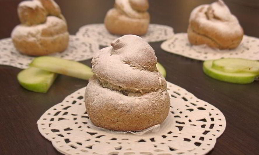 Рецепт профитроли из льняной муки с яблочно-карамельным муссом