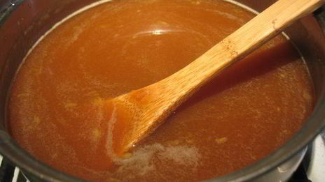 профитроли из льняной муки с яблочно-карамельным муссом