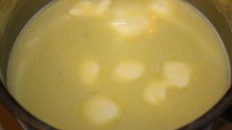 профитроли с клубничной начинкой