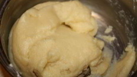 профитроли с клубничной начинкой