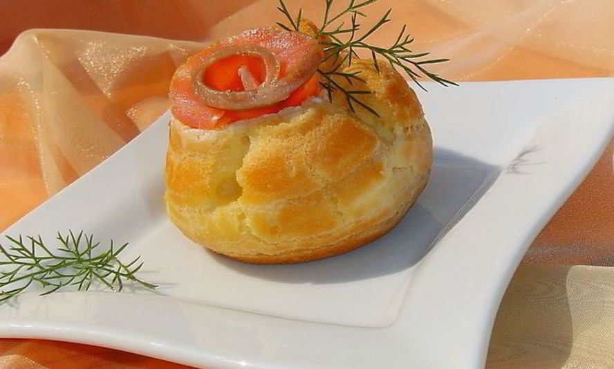 Рецепт профитроли с красной рыбой