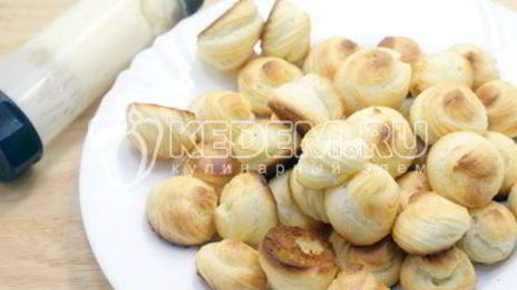 профитроли с кремом поцелуй