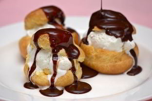 Профитроли с кремом шантильи