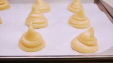 профитроли с ромовой начинкой