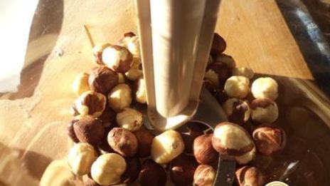 профитроли с шоколадно-ореховым кремом