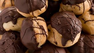 Профитроли с шоколадом