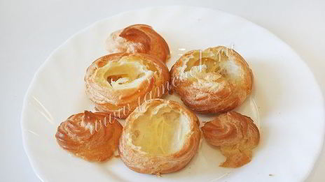 профитроли с сырной начинкой и форелью