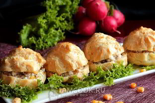 Профитроли со шпротами