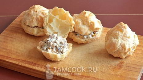 профитроли со шпротами