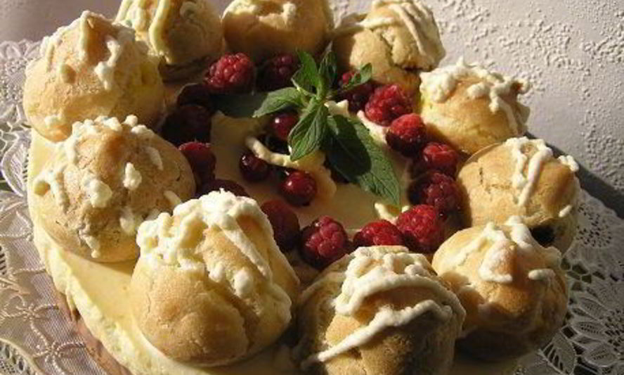 Рецепт шоколадно-апельсиновый торт с профитролями