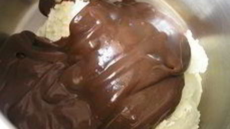 шоколадно-апельсиновый торт с профитролями