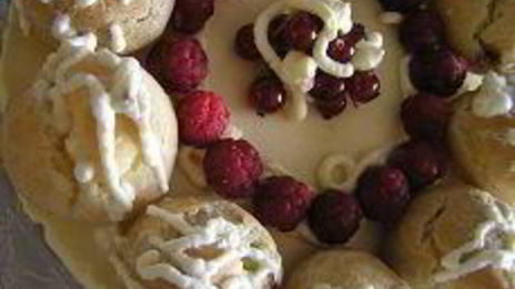 шоколадно-апельсиновый торт с профитролями