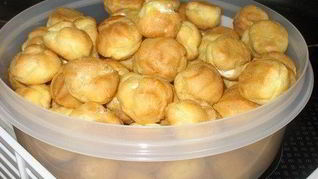 Воздушные профитроли с шоколадным кремом