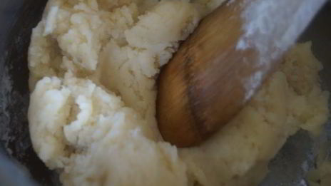 эклеры с фисташковым кремом