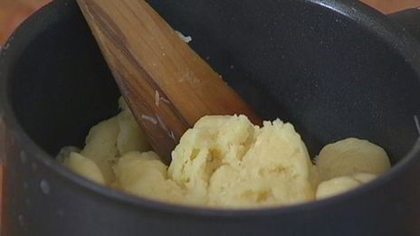 эклеры с начинкой из творога и зелени