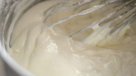 эклеры со сливочно-шоколадным кремом