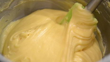 эклеры со сливочно-шоколадным кремом