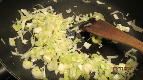 картофельная запеканка с брокколи и грибами