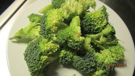 картофельная запеканка с брокколи и грибами