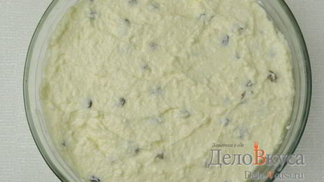 творожная запеканка с манкой и изюмом