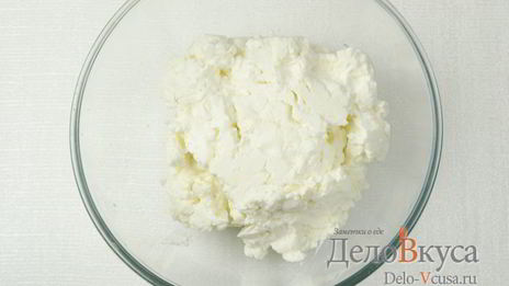 творожная запеканка с манкой и изюмом