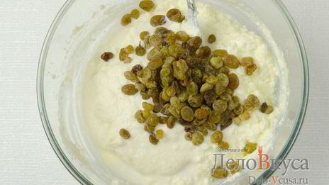 творожная запеканка с манкой и изюмом