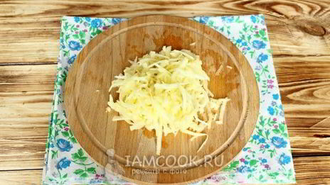 творожная запеканка с яблоком в микроволновке