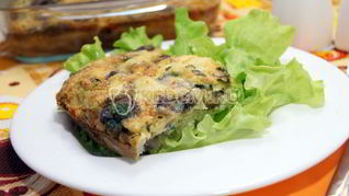Яичная запеканка с грибами и овощами