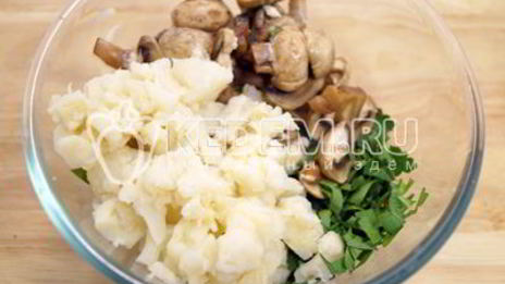 яичная запеканка с грибами и овощами